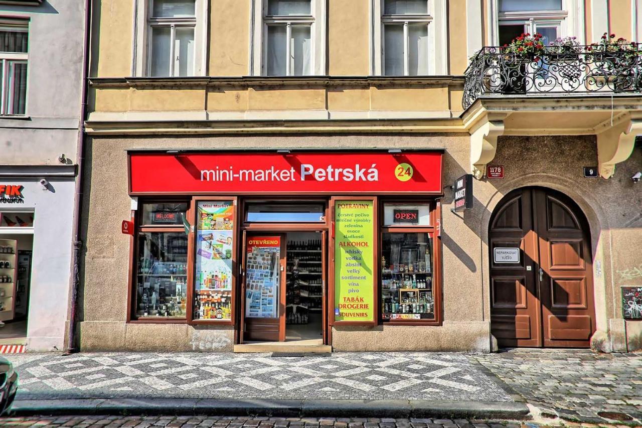 Peter'S Tower Apartments Prague Extérieur photo