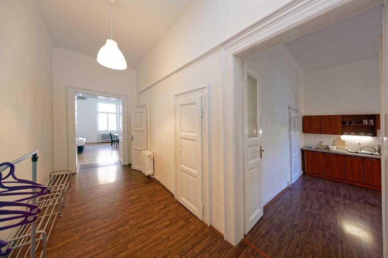 Peter'S Tower Apartments Prague Extérieur photo