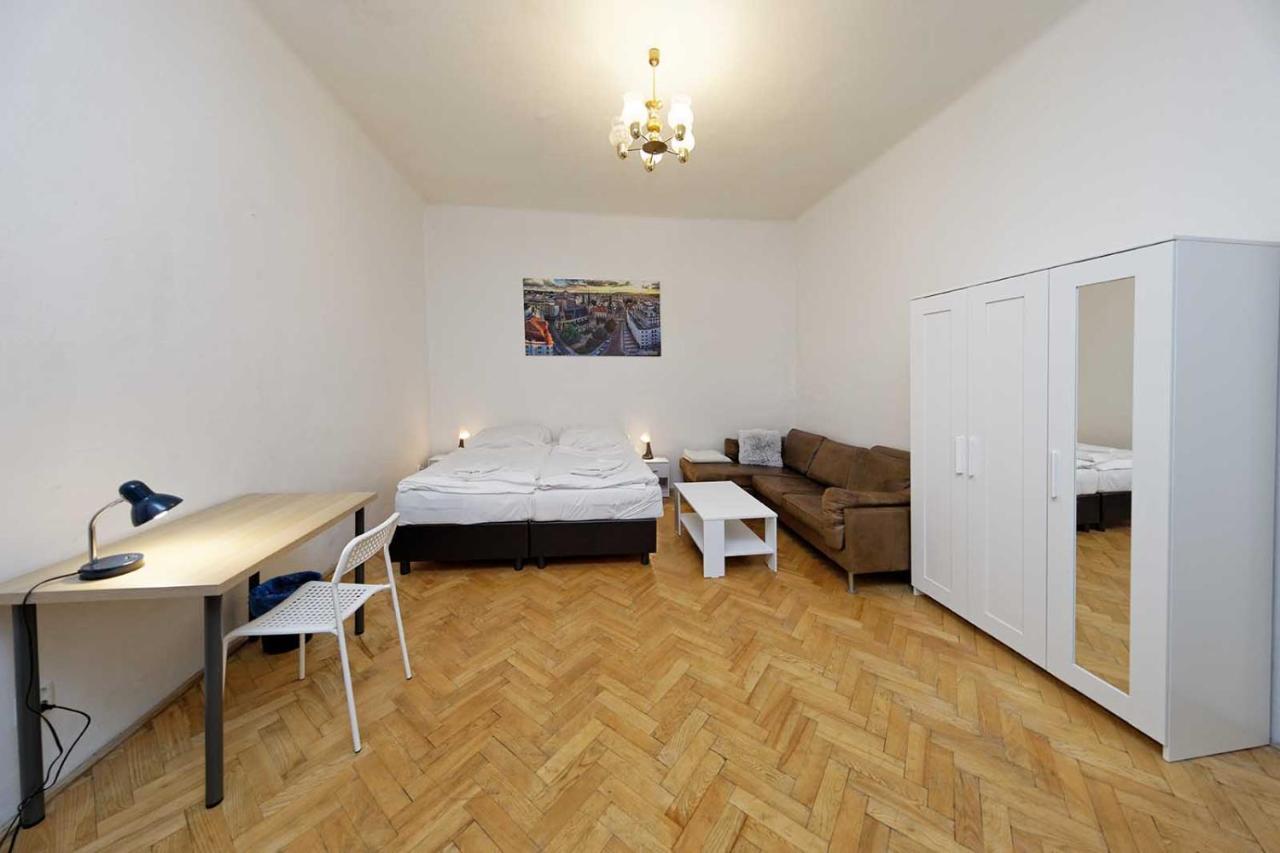 Peter'S Tower Apartments Prague Extérieur photo