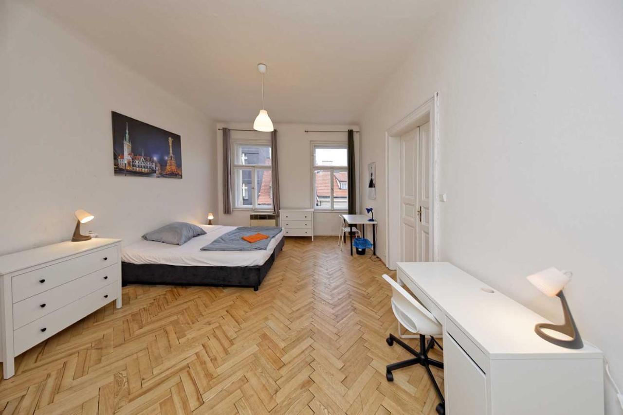 Peter'S Tower Apartments Prague Extérieur photo