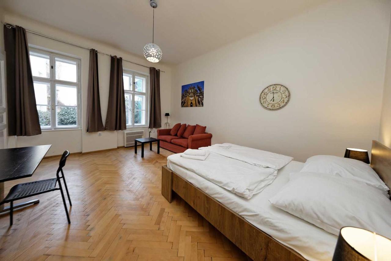 Peter'S Tower Apartments Prague Extérieur photo