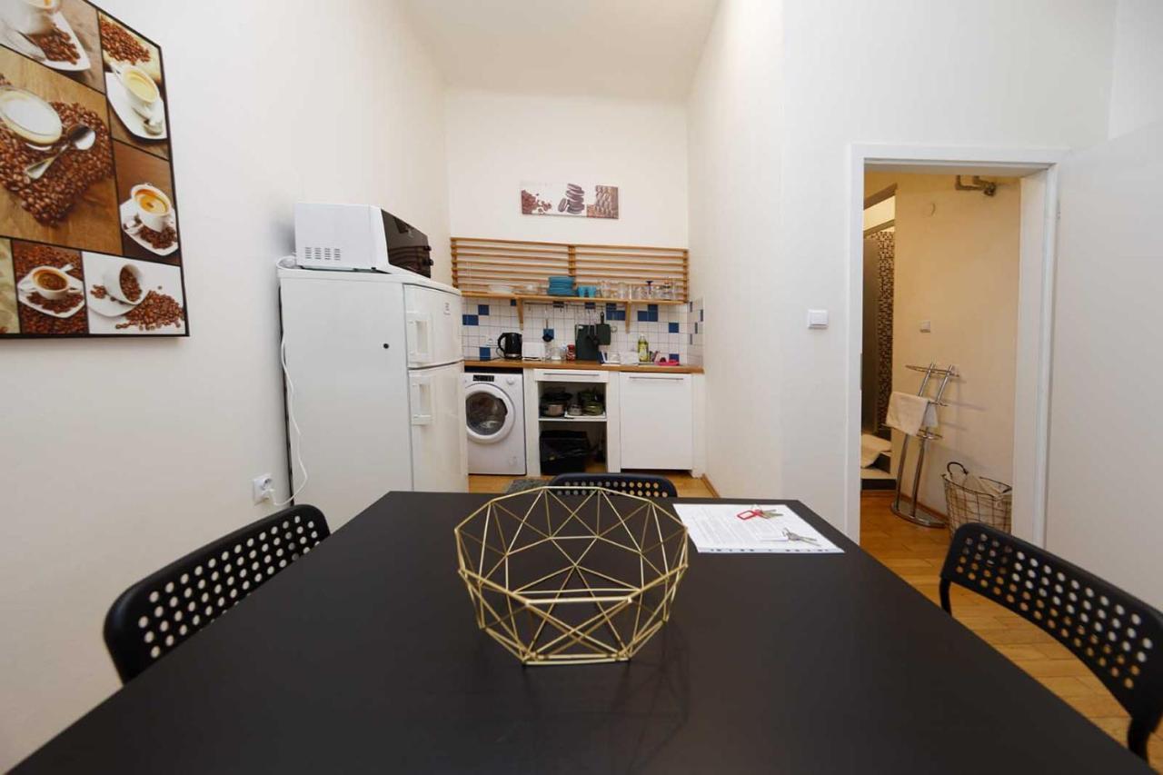 Peter'S Tower Apartments Prague Extérieur photo