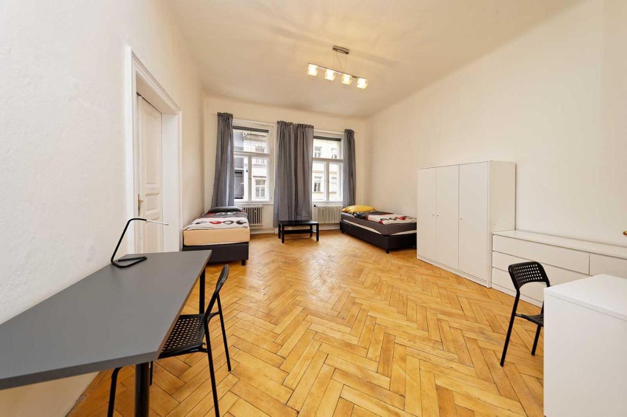 Peter'S Tower Apartments Prague Extérieur photo