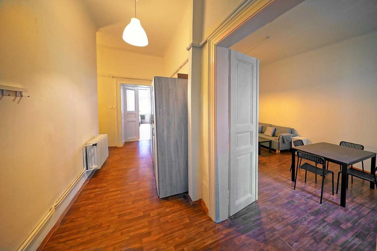 Peter'S Tower Apartments Prague Extérieur photo