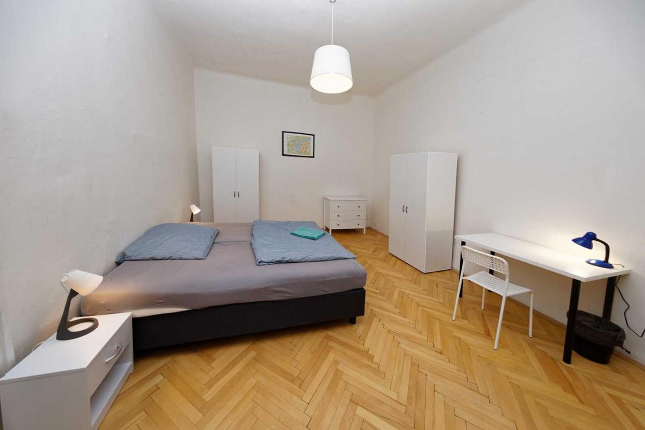 Peter'S Tower Apartments Prague Extérieur photo