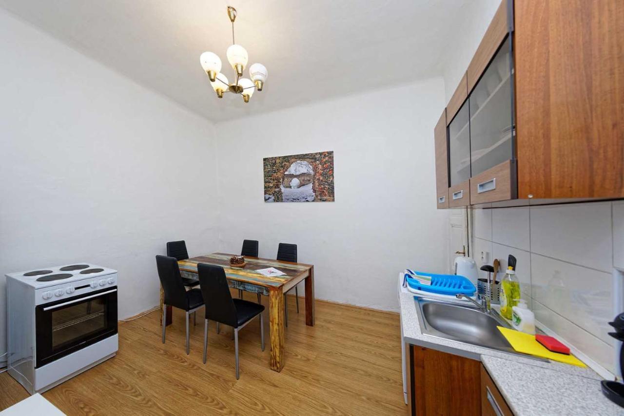 Peter'S Tower Apartments Prague Extérieur photo