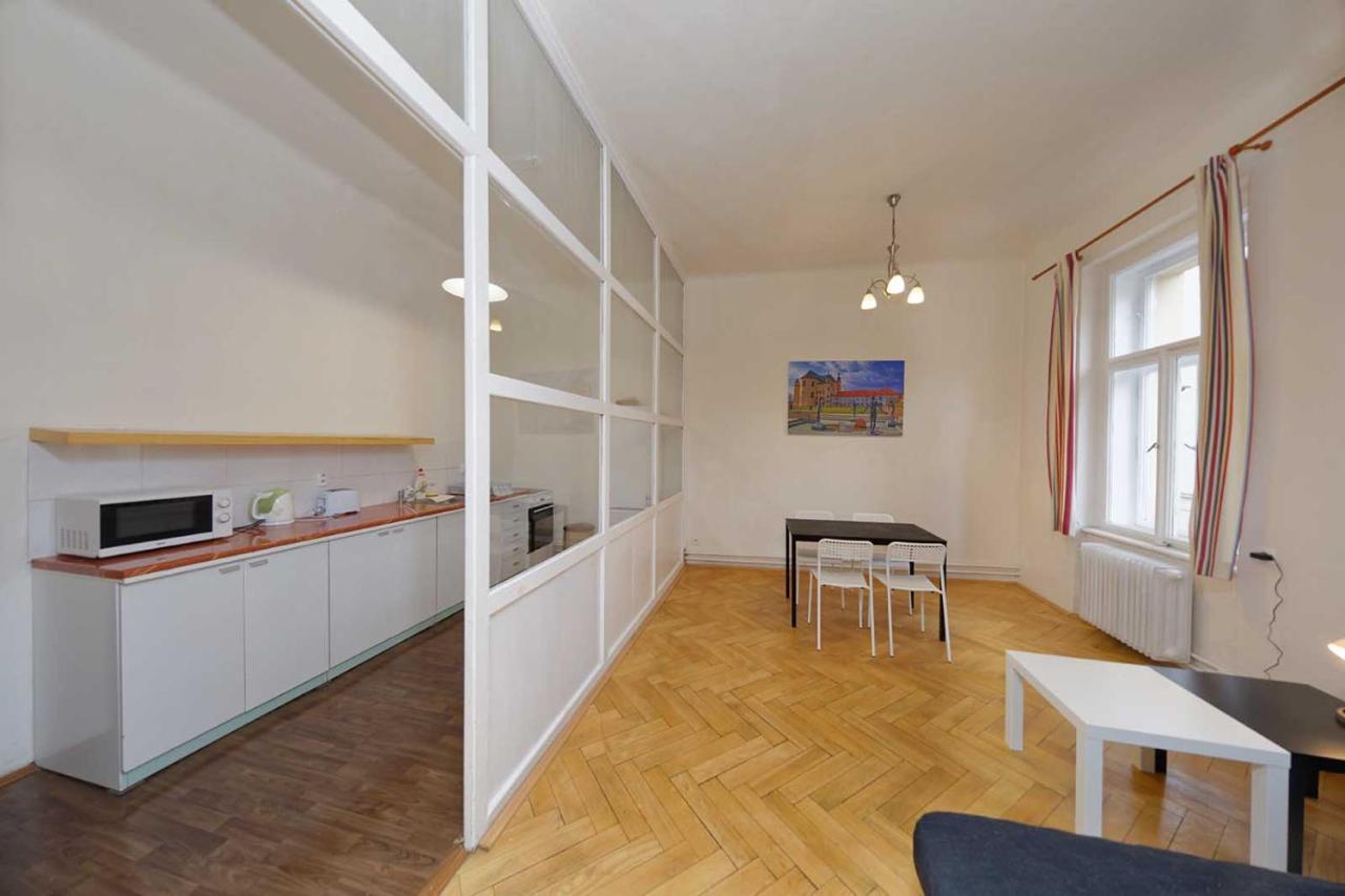 Peter'S Tower Apartments Prague Extérieur photo