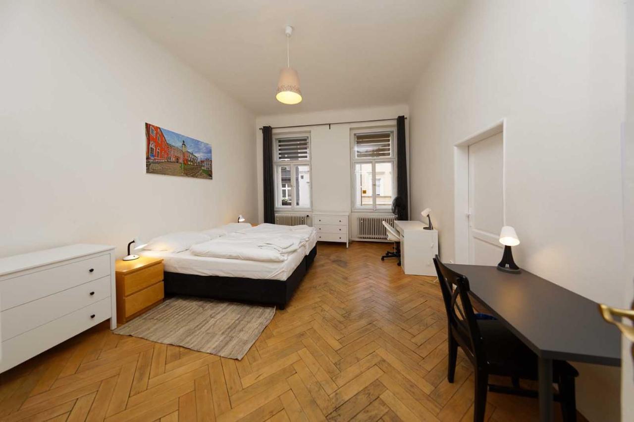 Peter'S Tower Apartments Prague Extérieur photo