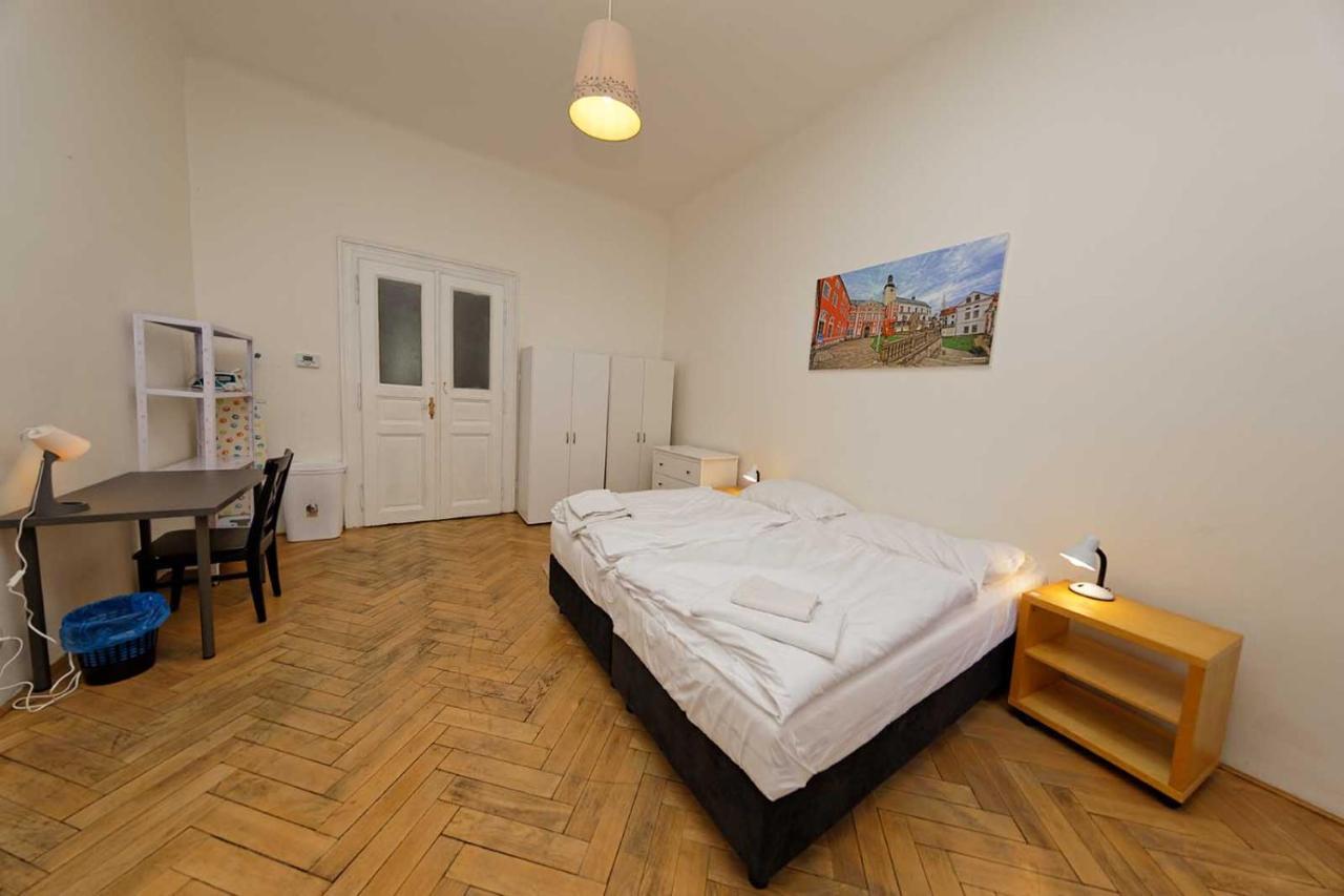 Peter'S Tower Apartments Prague Extérieur photo