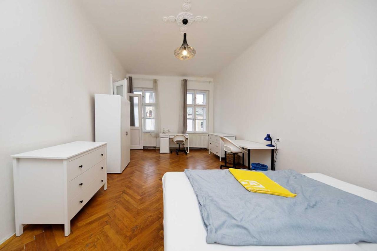 Peter'S Tower Apartments Prague Extérieur photo