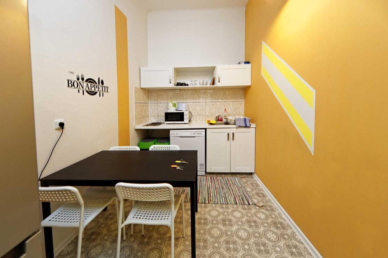 Peter'S Tower Apartments Prague Extérieur photo