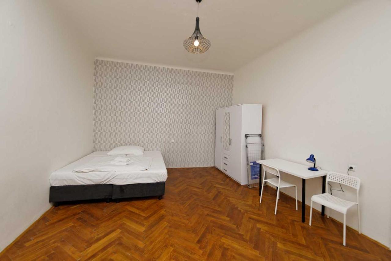 Peter'S Tower Apartments Prague Extérieur photo